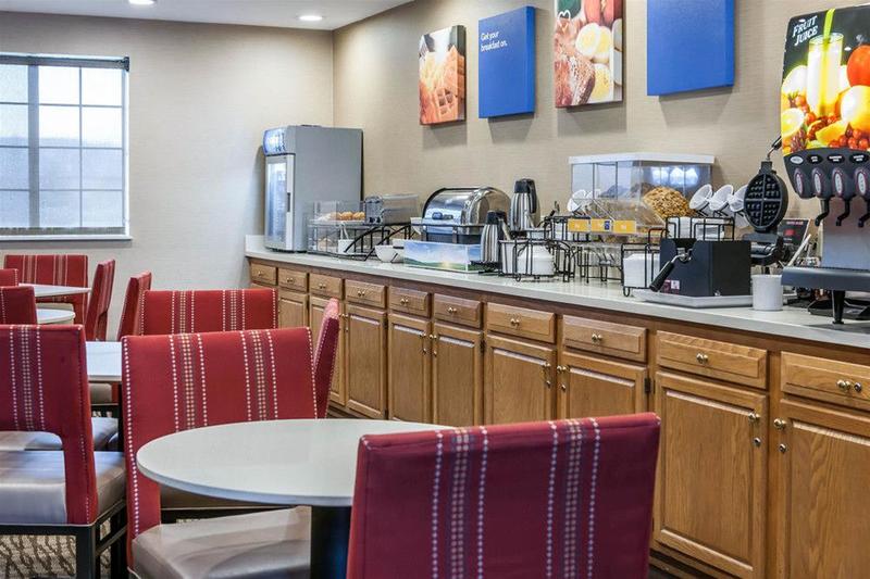 호텔 Comfort Inn & Suites Napoleon