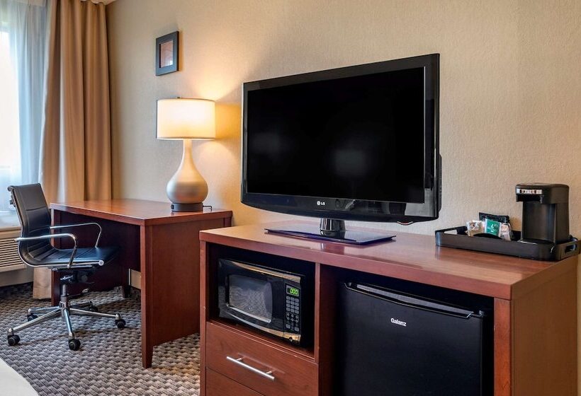 호텔 Comfort Inn & Suites Napoleon
