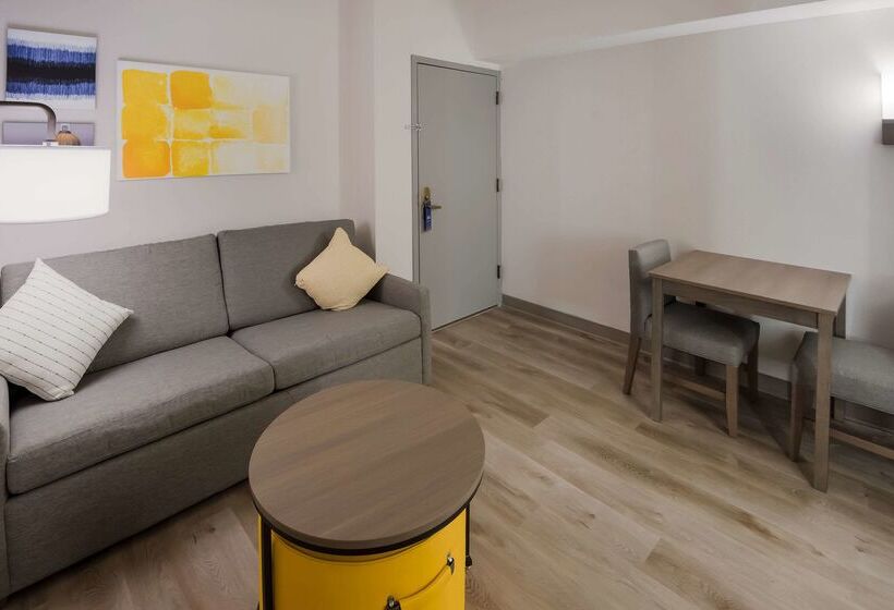 בית מלון כפרי Comfort Inn & Suites Fishers  Indianapolis