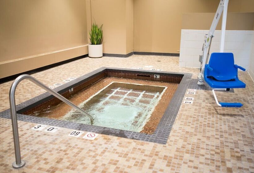 هتل Crowne Plaza Suites Msp Airport   Mall Of America, An Ihg