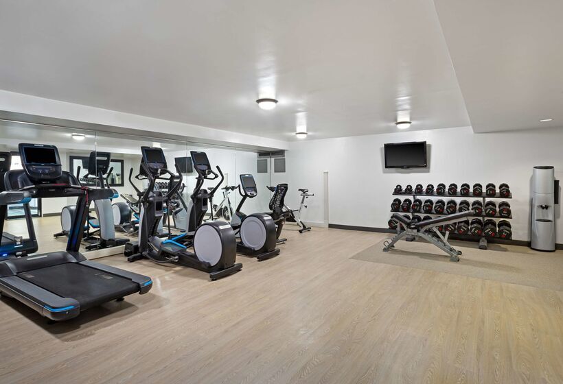 호텔 Doubletree By Hilton Washington Meadow Lands Casino Area