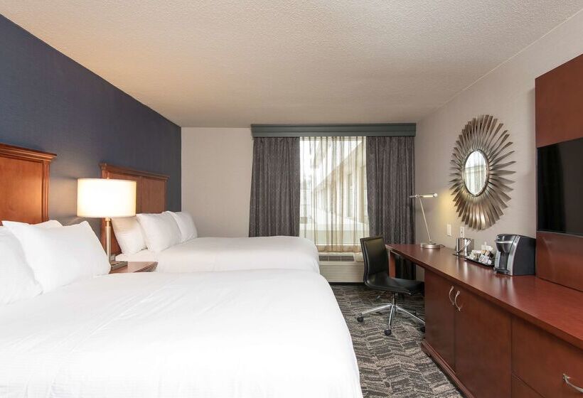 בית מלון כפרי Doubletree By Hilton Schenectady Downtown