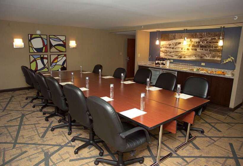 Отель Doubletree By Hilton St. Louis Westport