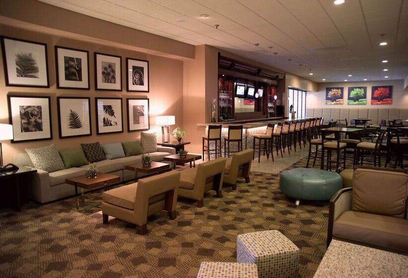 Отель Doubletree By Hilton St. Louis Westport