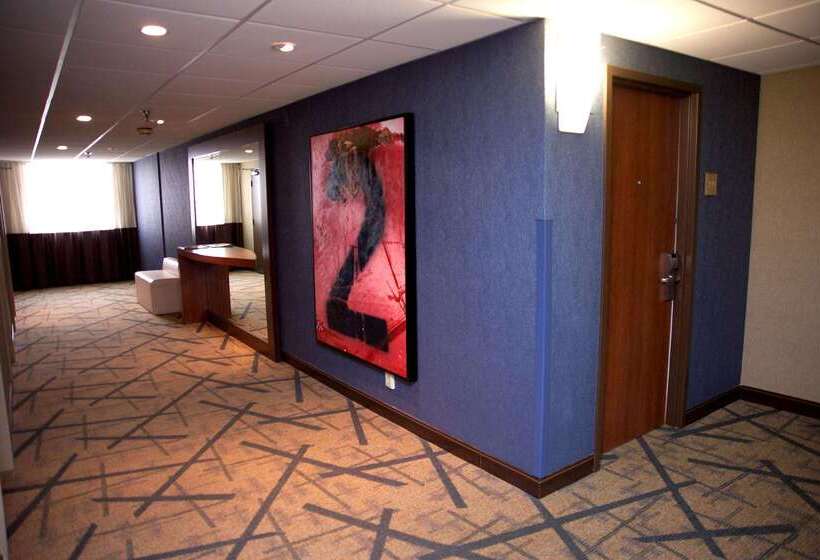 Отель Doubletree By Hilton St. Louis Westport