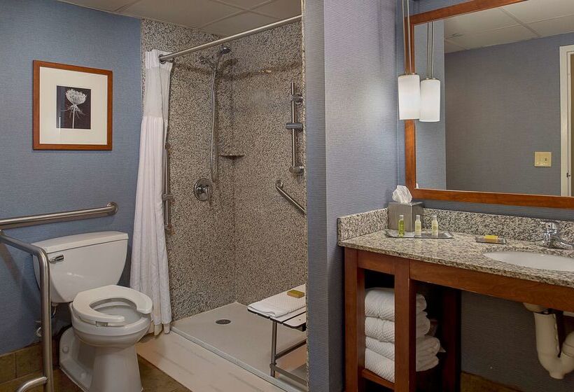 Отель Doubletree By Hilton St. Louis Westport