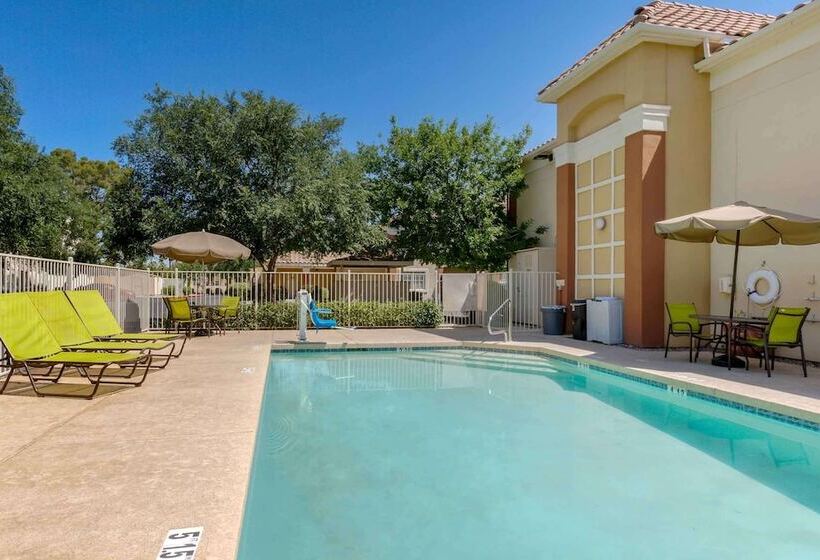 בית מלון כפרי Extended Stay America Suites  Phoenix  Scottsdale  Old Town