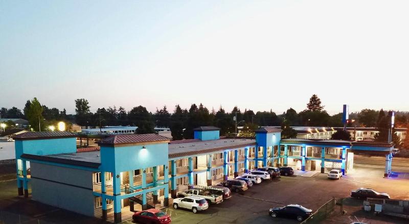 فندق Holiday Lodge   Salem,or