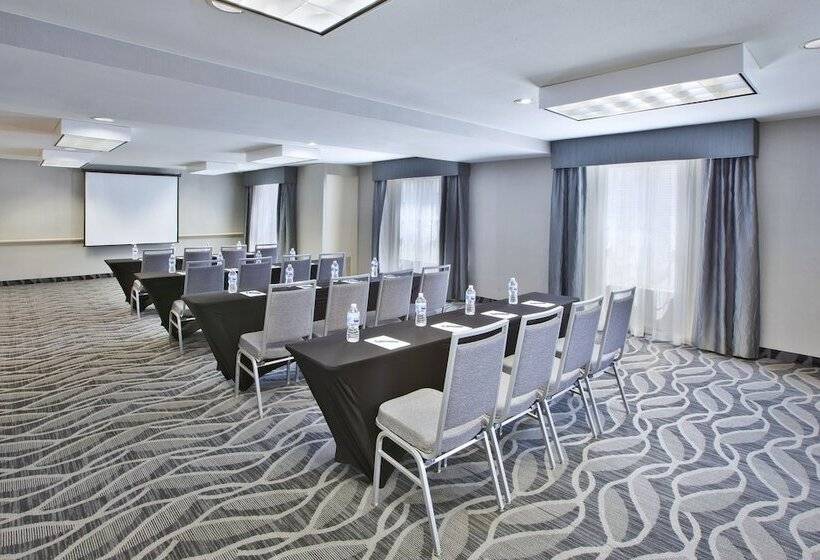 هتل Homewood Suites By Hilton Newarkcranford