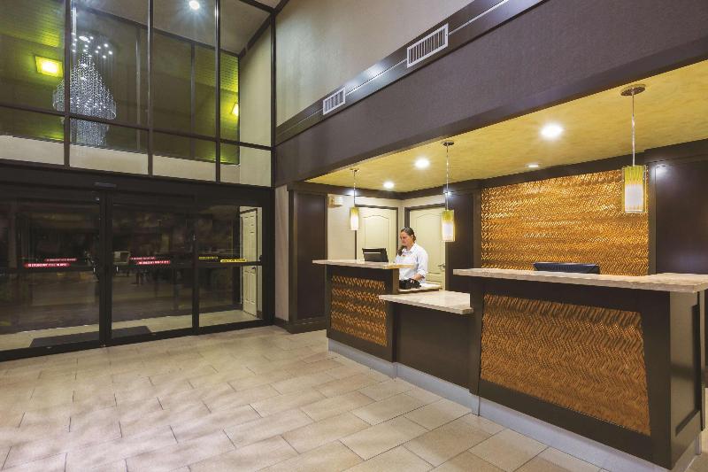 Отель La Quinta Inn By Wyndham Austin North