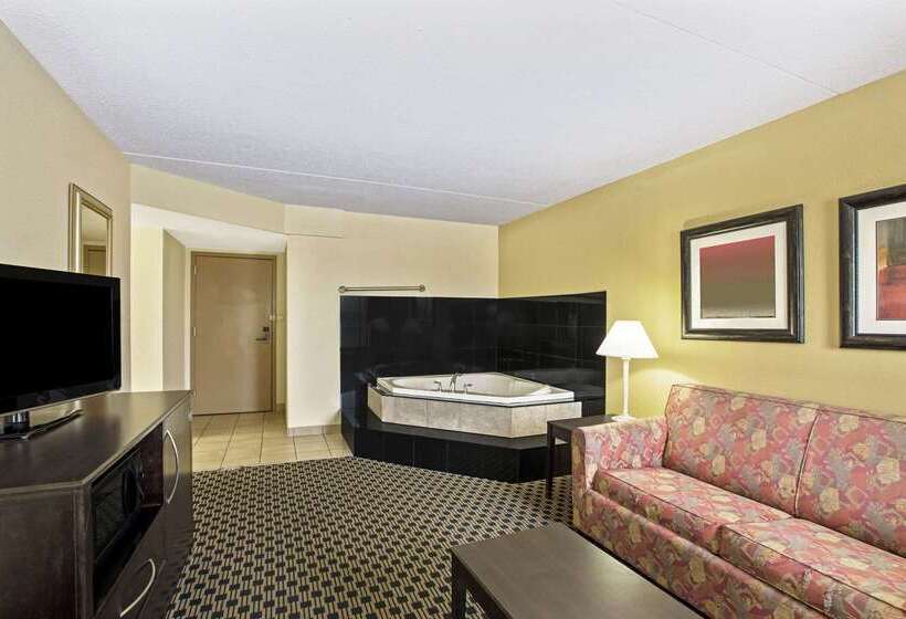 בית מלון כפרי La Quinta Inn & Suites By Wyndham Salina