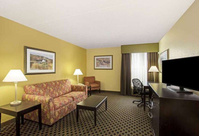 בית מלון כפרי La Quinta Inn & Suites By Wyndham Salina