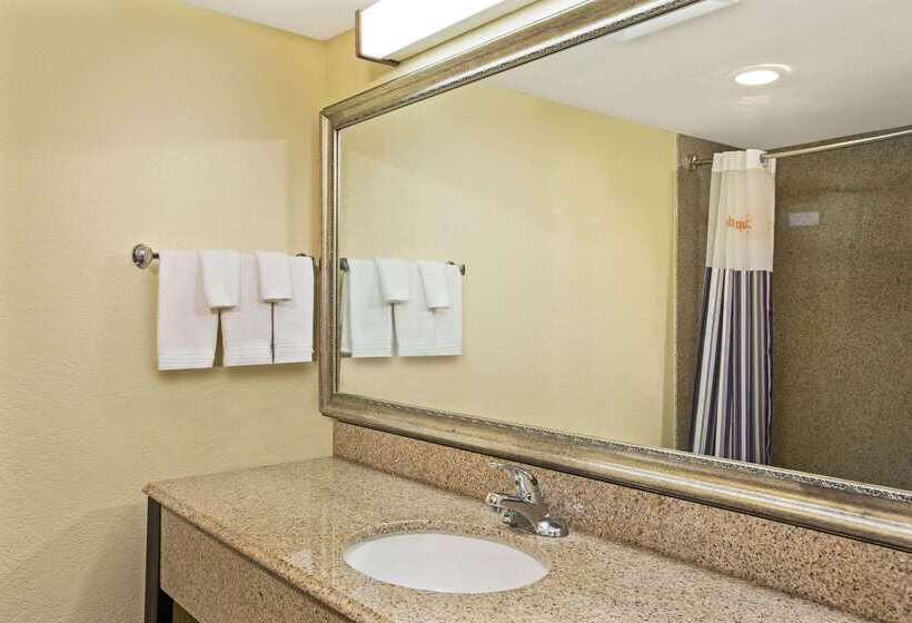 בית מלון כפרי La Quinta Inn & Suites By Wyndham Salina