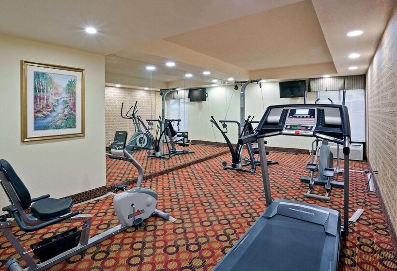 בית מלון כפרי La Quinta Inn & Suites By Wyndham Salina