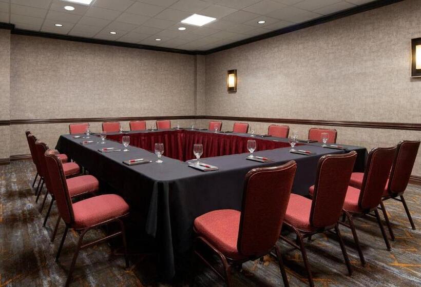 בית מלון כפרי Marriott Riverside At The Convention Center