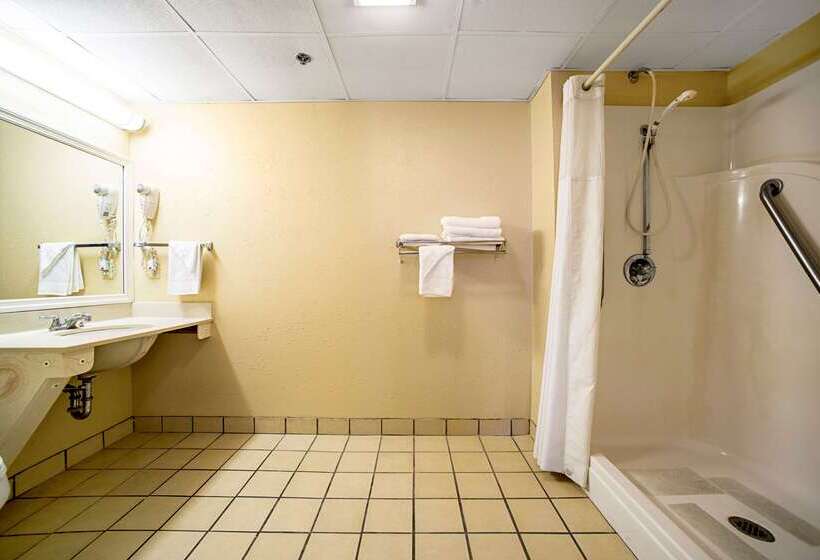 בית מלון כפרי Quality Inn Near Six Flags St. Louis