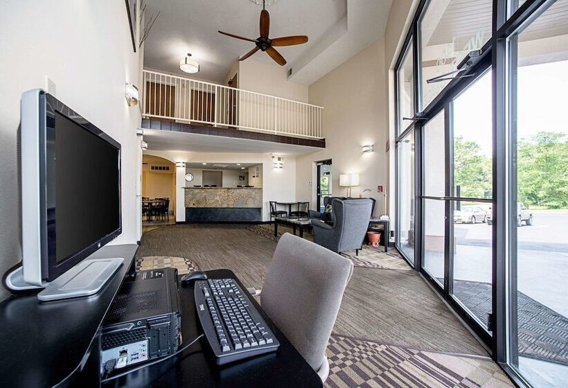 בית מלון כפרי Quality Inn Near Six Flags St. Louis