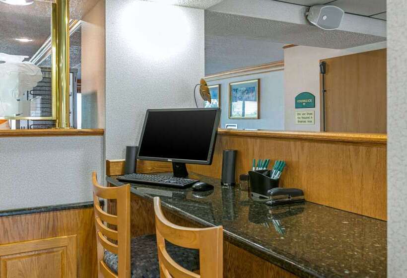 هتل Quality Inn Near Monument Health Rapid City Hospital