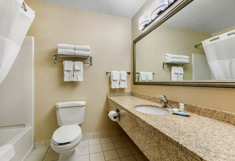 هتل Quality Inn Near Monument Health Rapid City Hospital