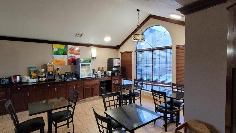 هتل Quality Inn & Suites Columbia I70