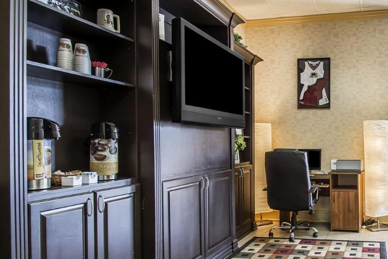 فندق Quality Inn University Area