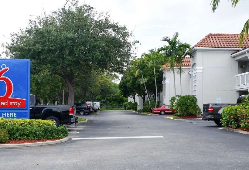 فندق Studio 6west Palm Beach, Fl