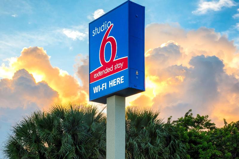 فندق Studio 6west Palm Beach, Fl