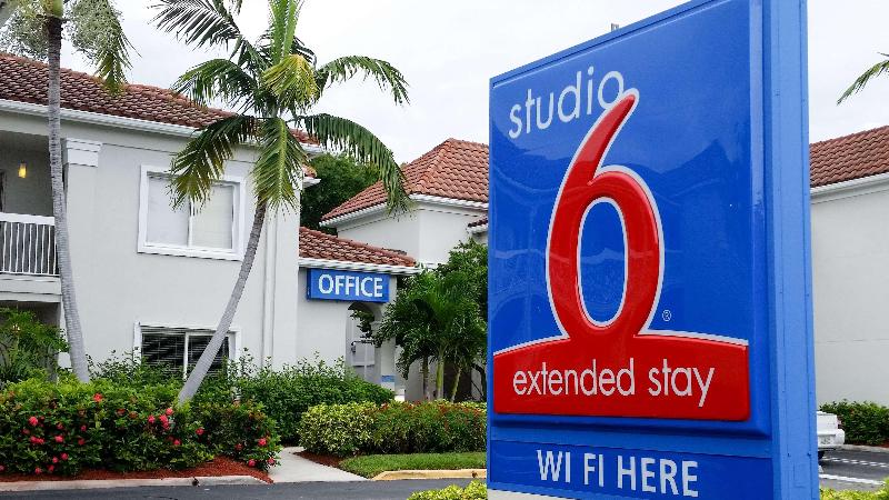 فندق Studio 6west Palm Beach, Fl