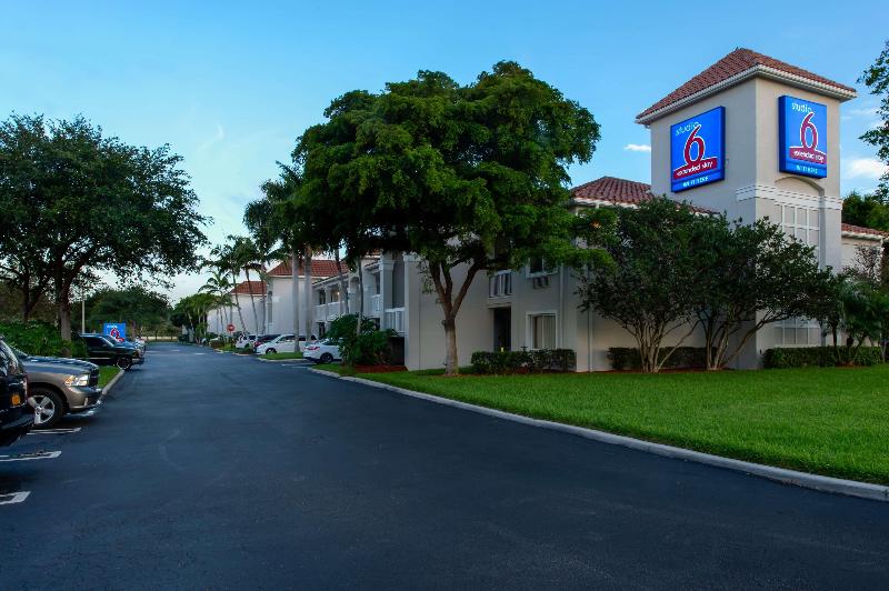 فندق Studio 6west Palm Beach, Fl