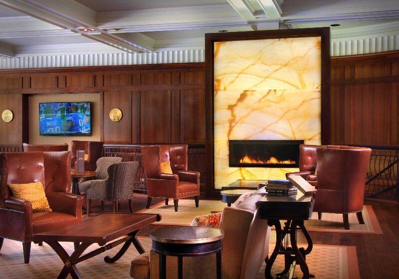 酒店 The Omni Homestead Resort & Spa