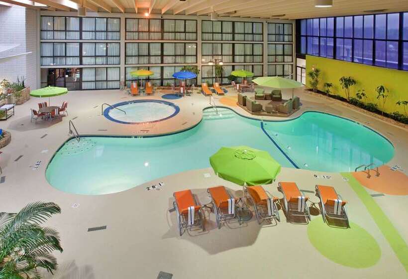 هتل Wingate By Wyndham Kansas City