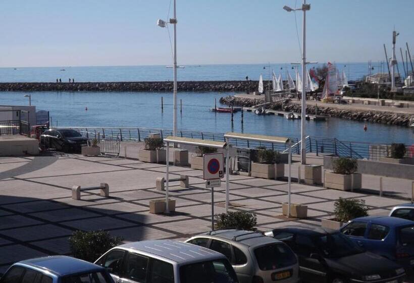 هتل Hôtel Le Carnon