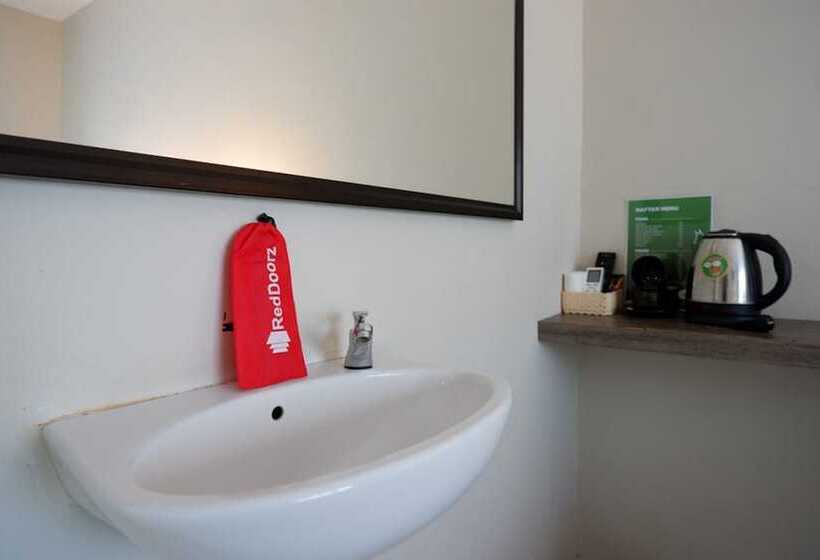 هتل Reddoorz Syariah At Jalan Jenderal Sudirman Palopo