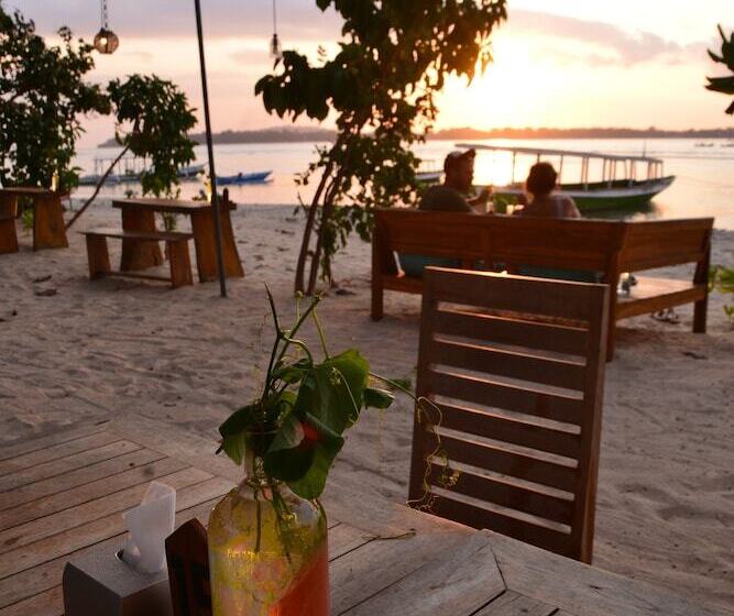 تختخواب و صبحانه Salili Bungalow