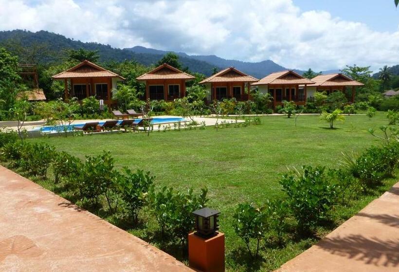 ホテル Khao Sok Jasmine Garden Resort   Sha Certified