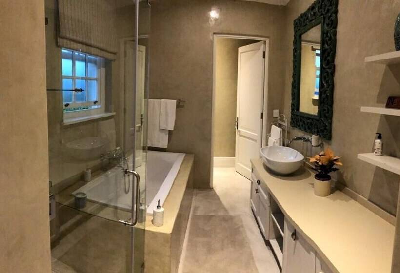 بنسيون Creek Lane Guest House