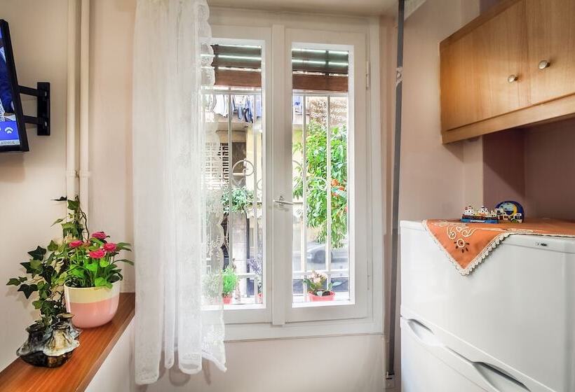 Elegant And Renovated Flat In Dafni