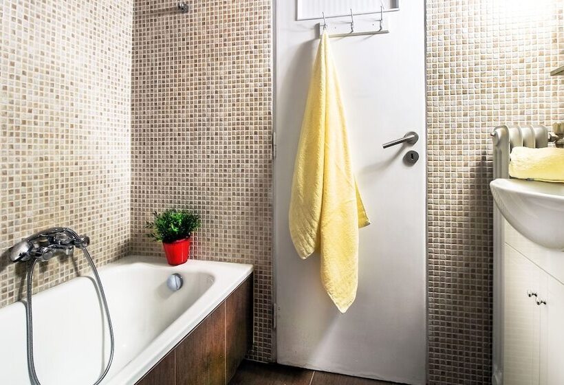 Elegant And Renovated Flat In Dafni