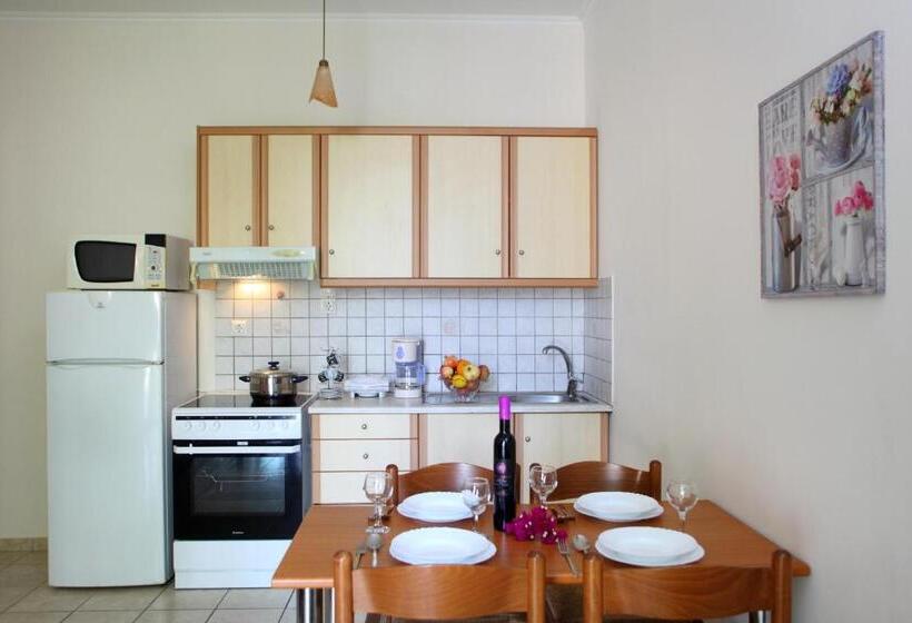 هتل Apartments Avra