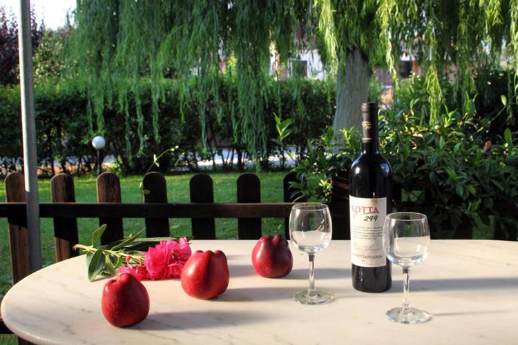 هتل Apartments Avra