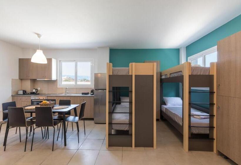 Local Hostel & Suites