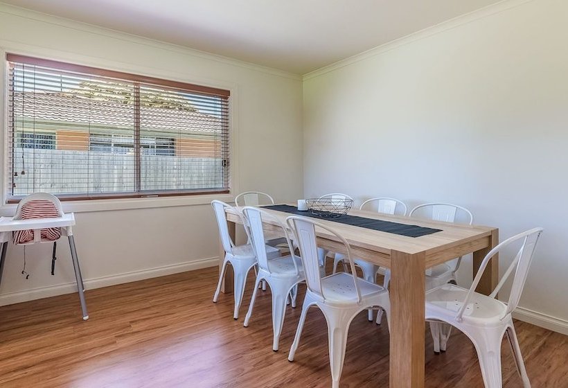 Loch Retreat  550m To Town