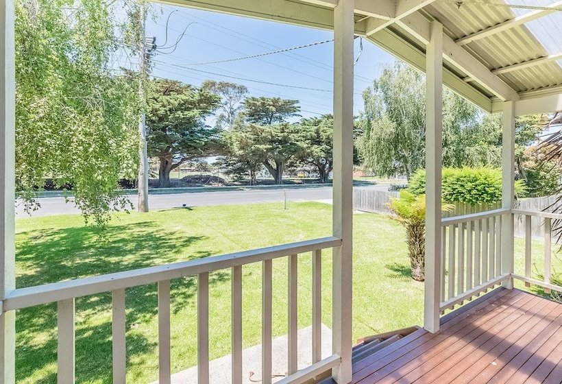 Loch Retreat  550m To Town