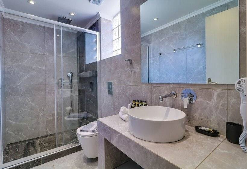 Theros Villas & Suites