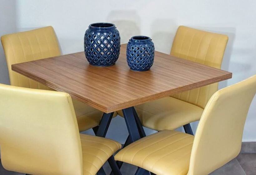 Theros Villas & Suites