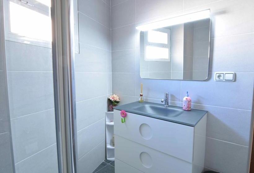 تختخواب و صبحانه Reus Bedrooms 2 Habitaciones Con Baño Privado, Sin Cocina