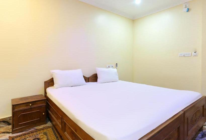 בית מלון כפרי Spot On 64406 Ssr Lodging House