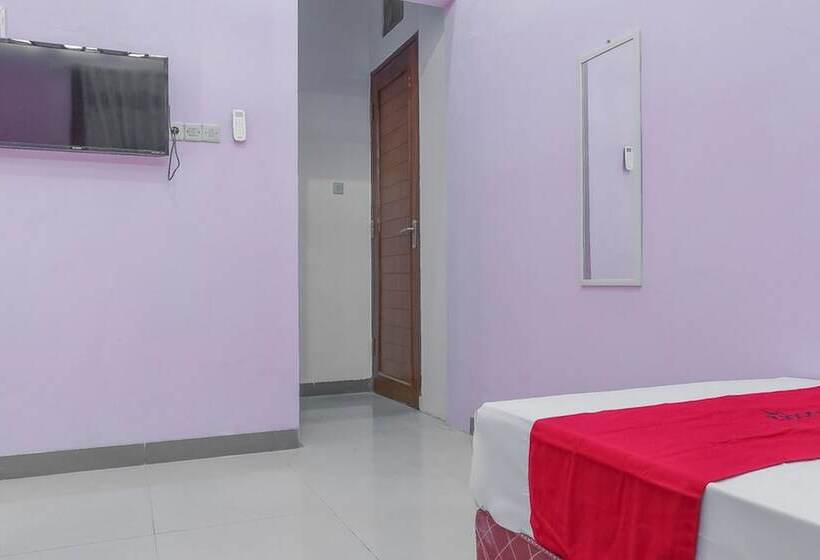 پانسیون Reddoorz Syariah @ Puri Kalijaga Street