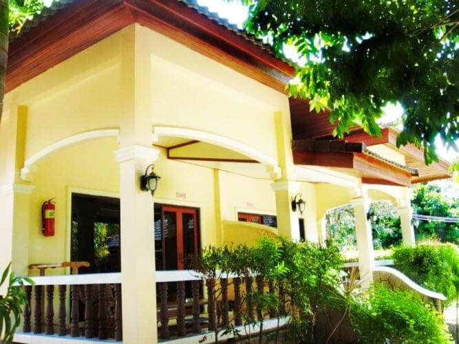 استراحتگاه Happy Lagoon Bungalow