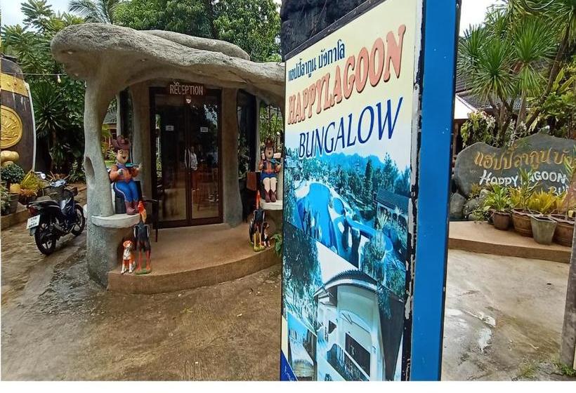 استراحتگاه Happy Lagoon Bungalow